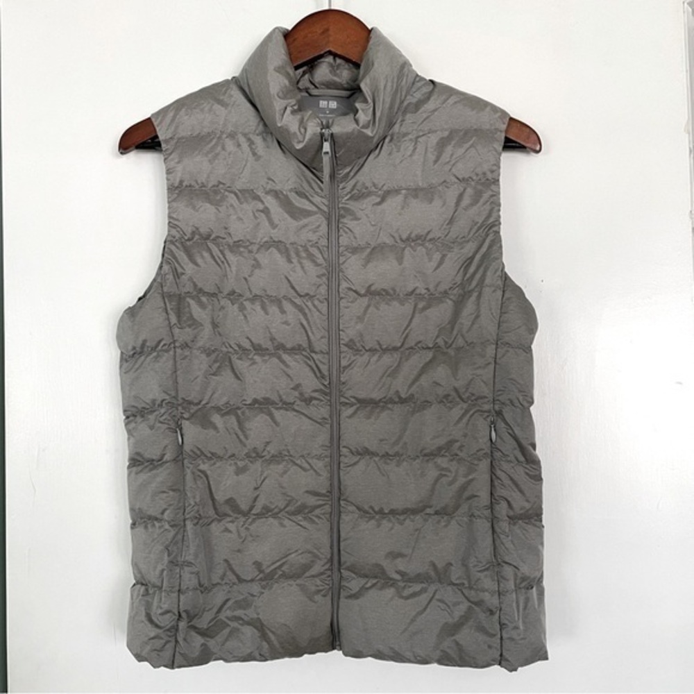 Uniqlo lightweight gray down puffer vest size medium